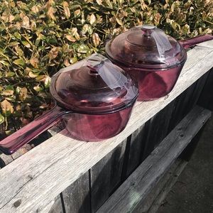 Two vision ware cooking pots (glass)
